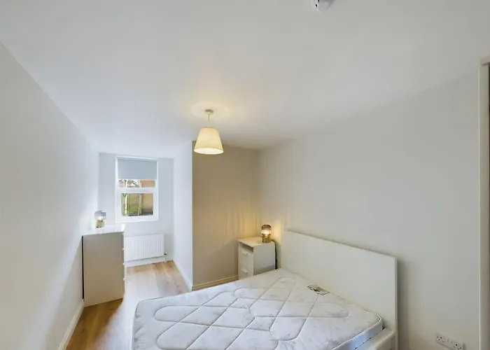 Cozy 2 Bedroom Flat