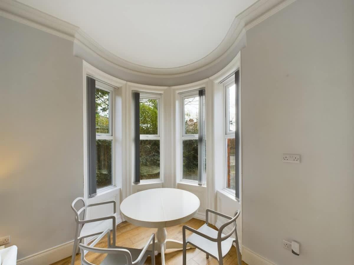 Cozy 2 Bedroom Flat *